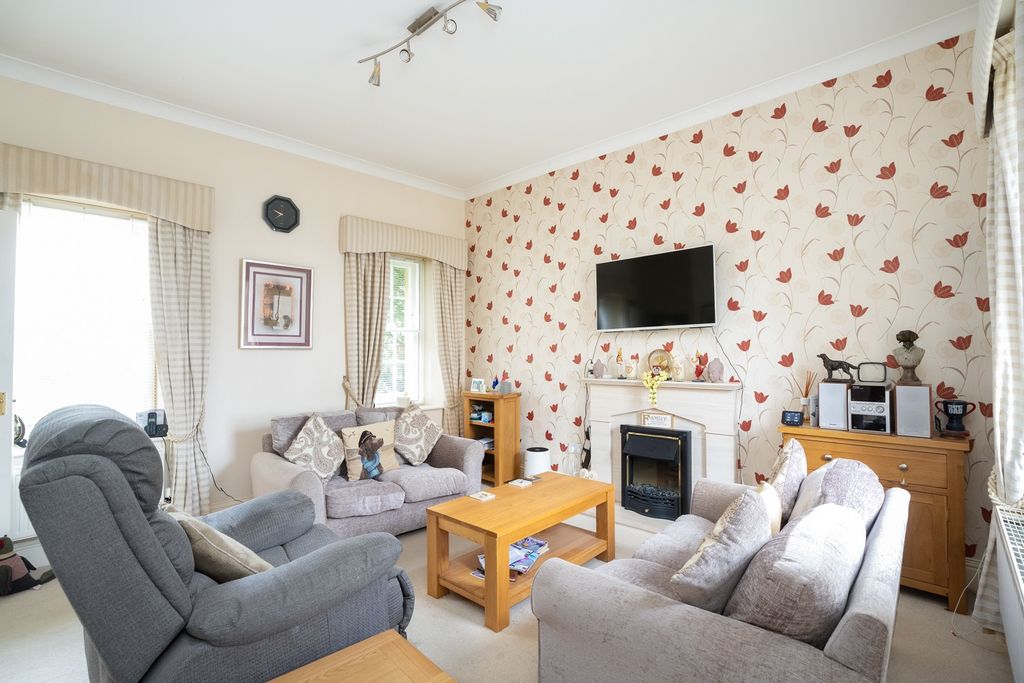 Property photo 2 of 15 5113584