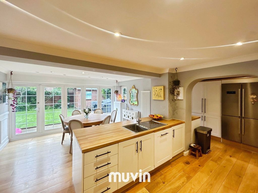 Property photo 2 of 22