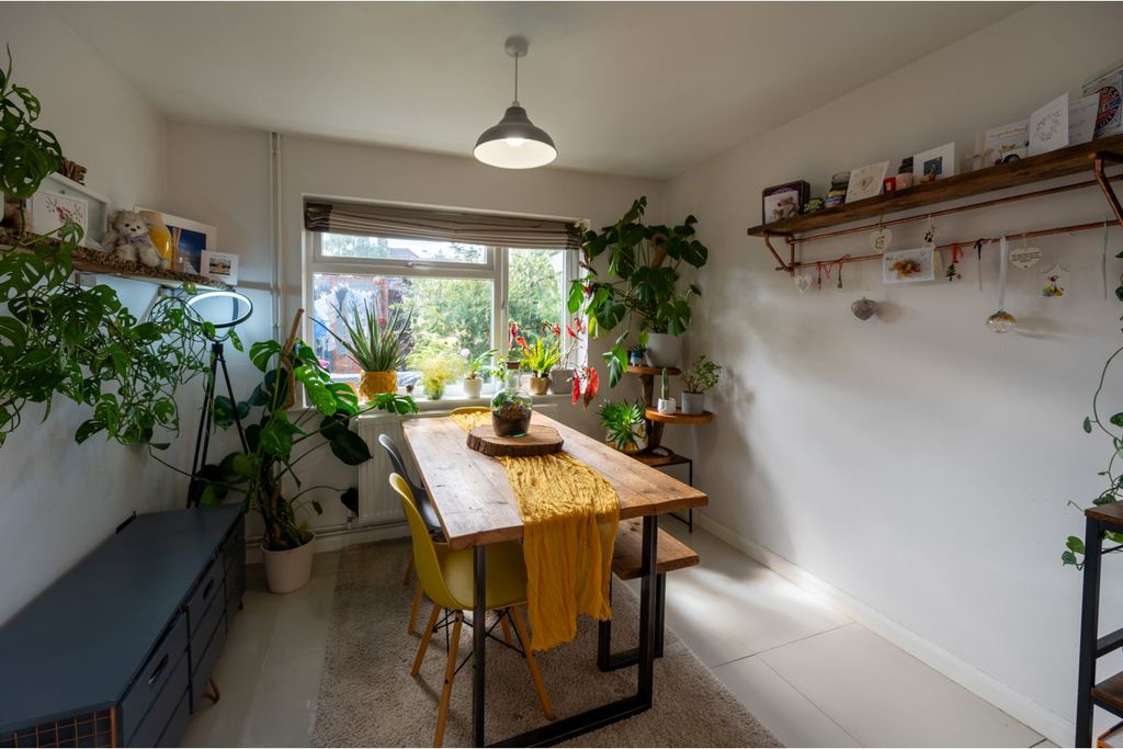 Property photo 3 of 39 Dining Area