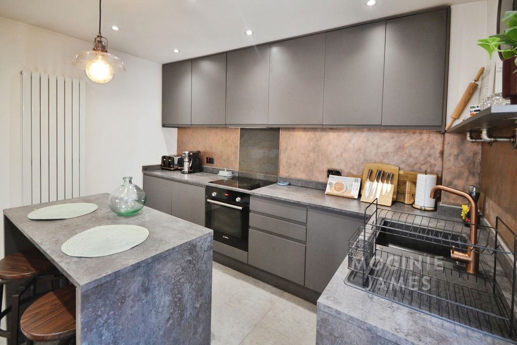 Property photo 2 of 14 Pbox-Img.Jpg
