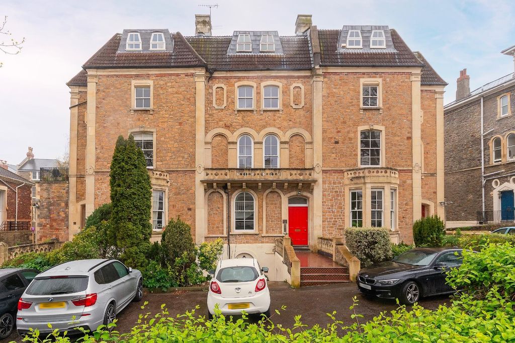 Property photo 2 of 22 1O6Mcn - External C.Jpg