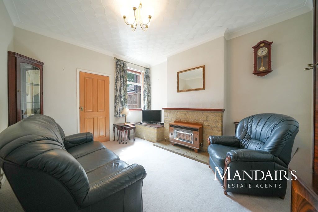 Property photo 2 of 25