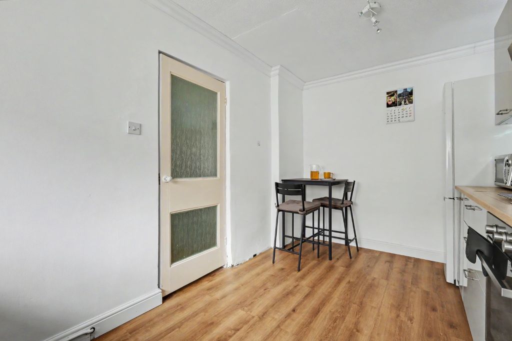 Property photo 3 of 14 5227285
