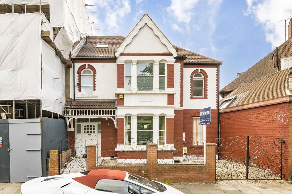 Property photo 1 of 10