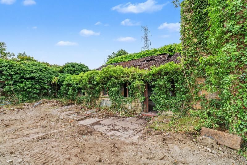 Property photo 2 of 20 Img_1661_364B-Baa9-c6ce-4A1F-F8B1-24c7-cd28-884d_2