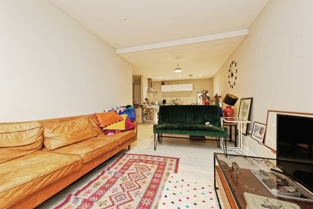 Property photo 3 of 20 Pbox-Img.Jpg