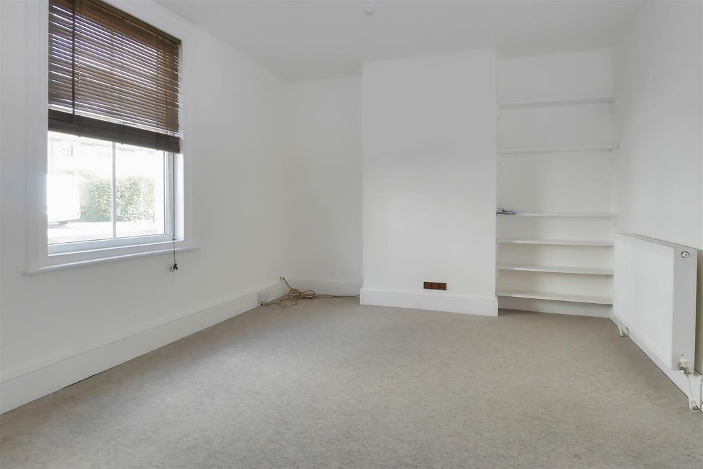 Property photo 2 of 13 P1090589.Jpg