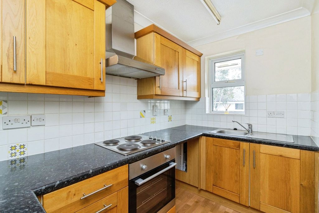 Property photo 2 of 12 Pbox-Img.Jpg