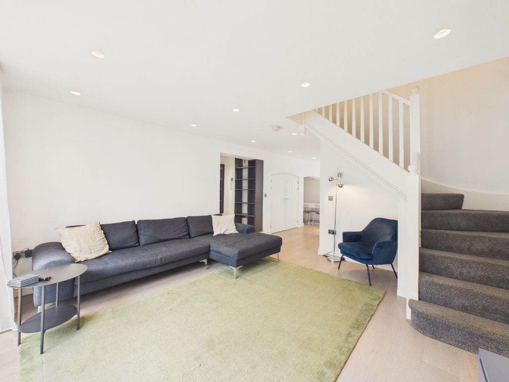 Property photo 3 of 19 5074628