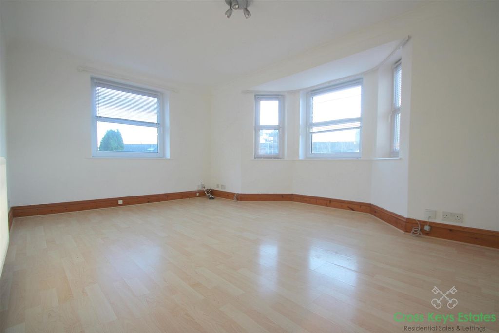 Property photo 2 of 11 Living Room