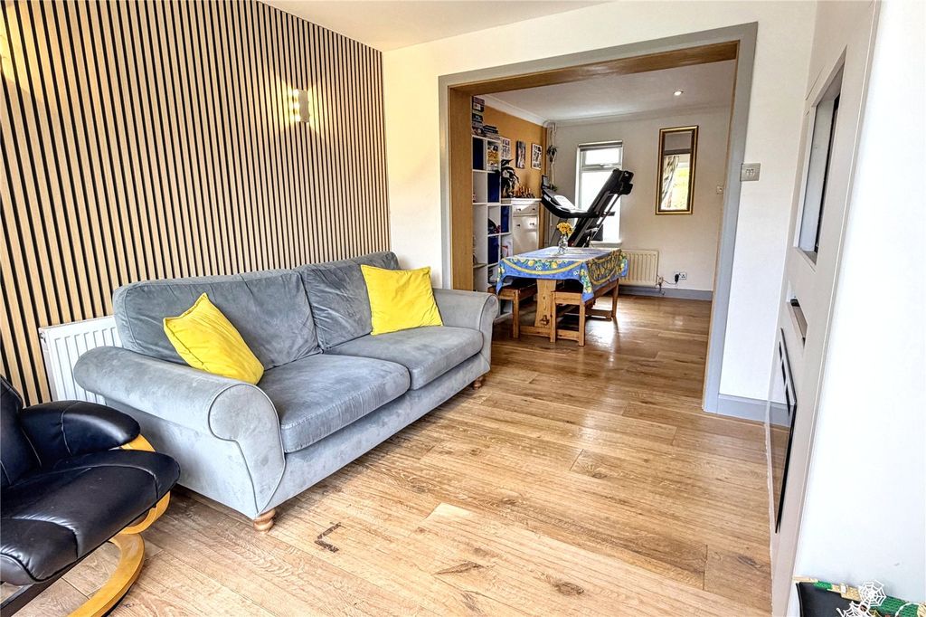 Property photo 3 of 22 Picture No. 30