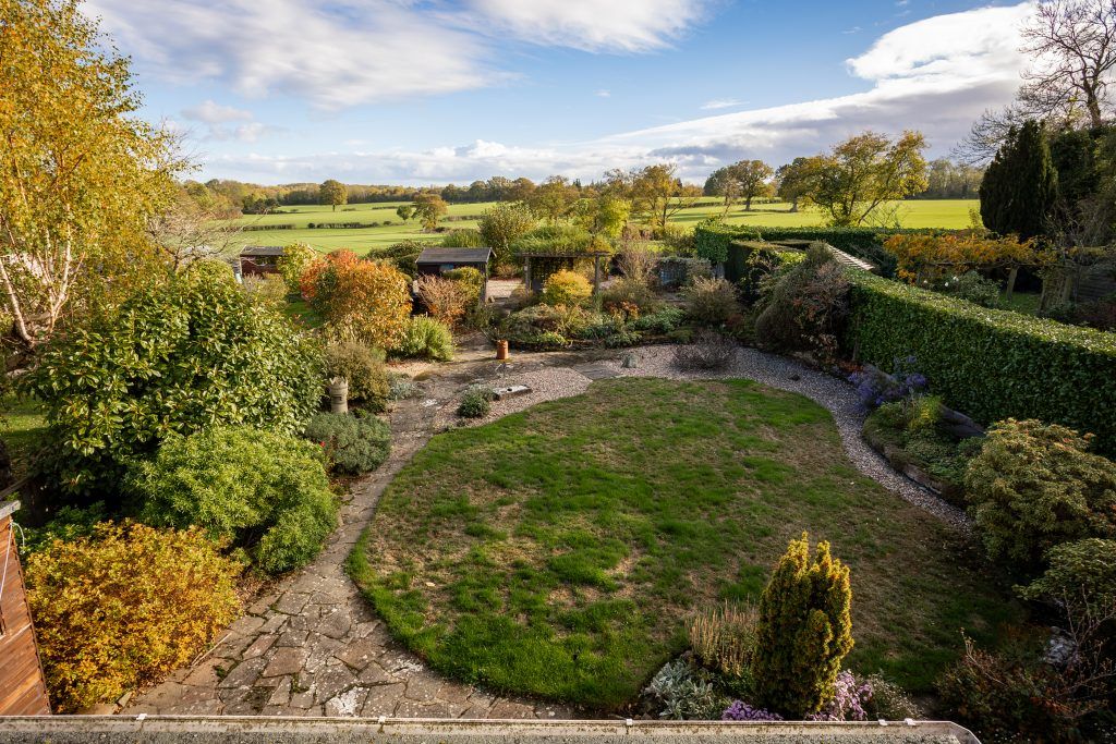 Property photo 2 of 33