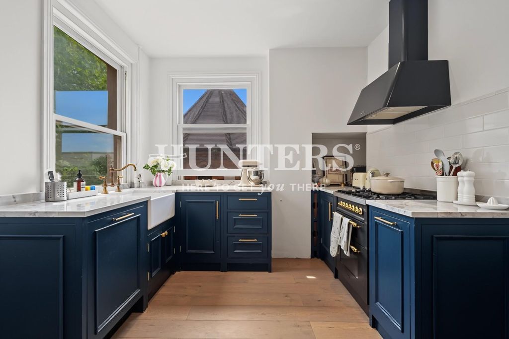 Property photo 3 of 12 Kitchen