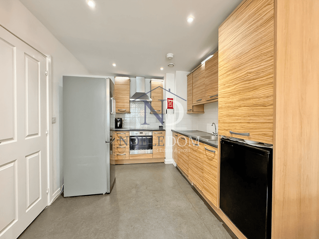 Property photo 2 of 9 Gallery