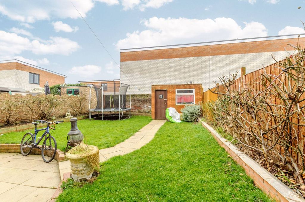 Property photo 3 of 10