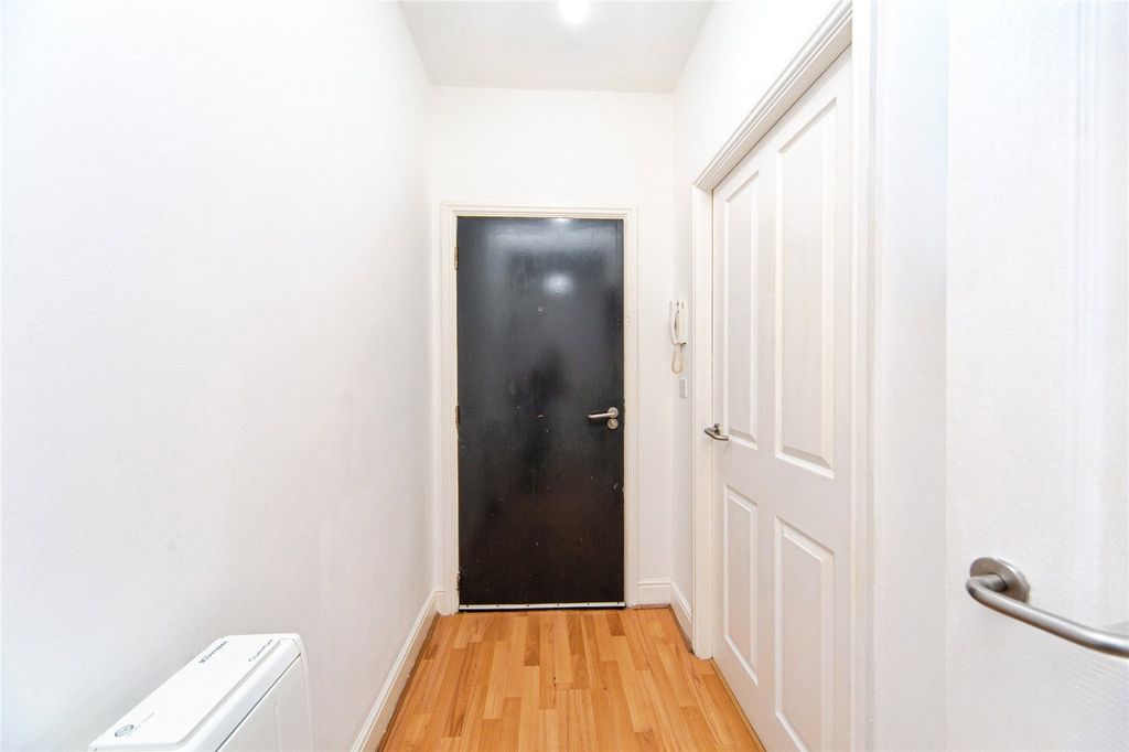 Property photo 2 of 24 Picture No. 05