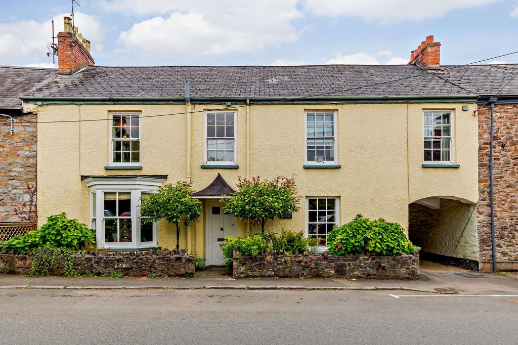 Property photo 1 of 11 Heron House