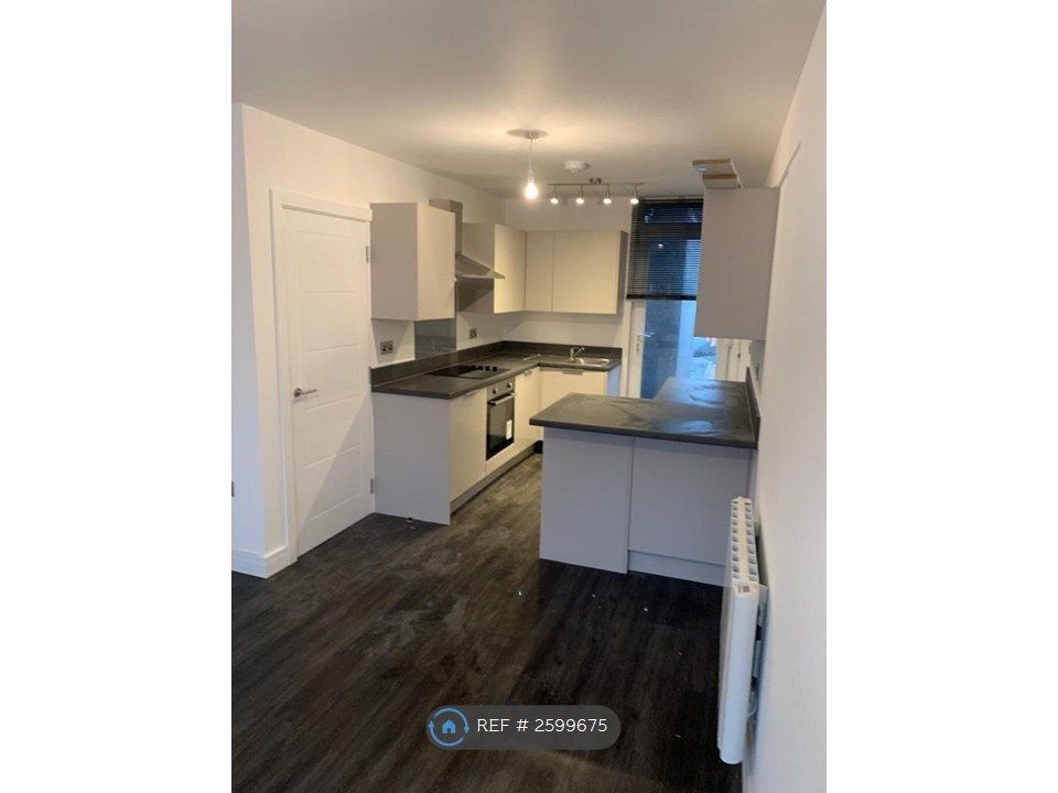 Property photo 2 of 7 Kitchen