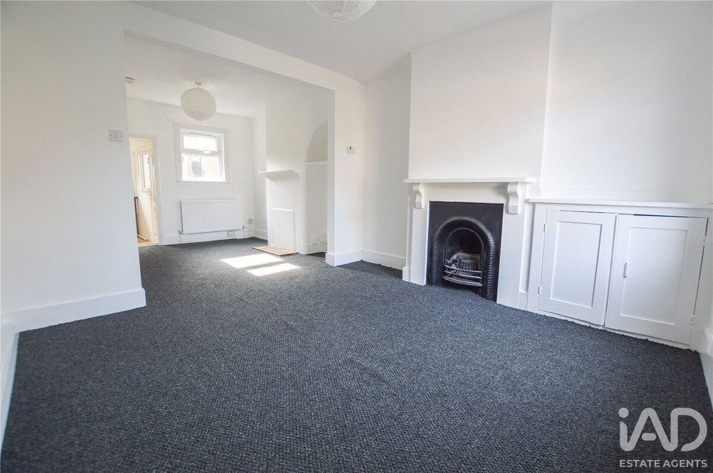 Property photo 2 of 5