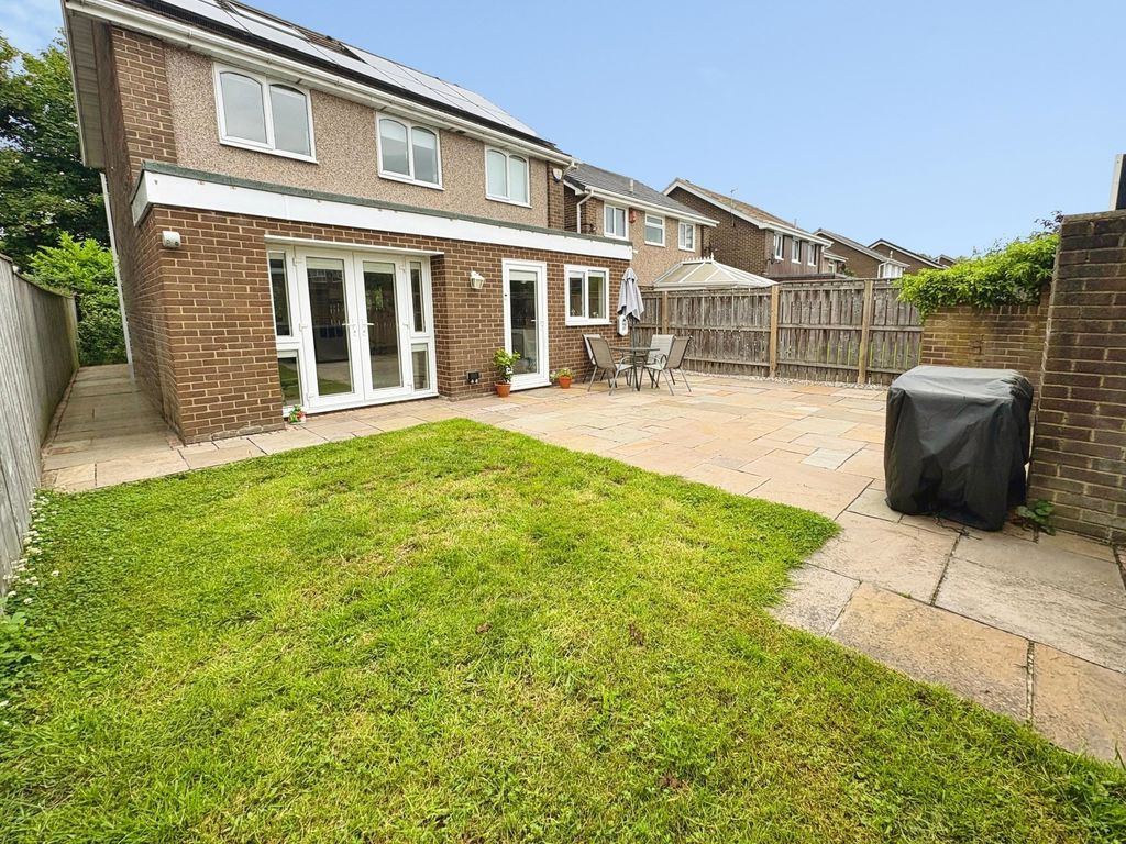 Property photo 1 of 19 Photo 14