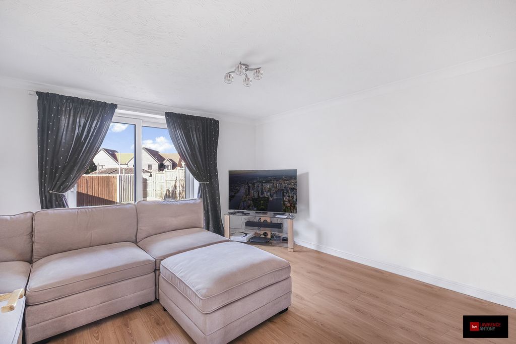 Property photo 3 of 29