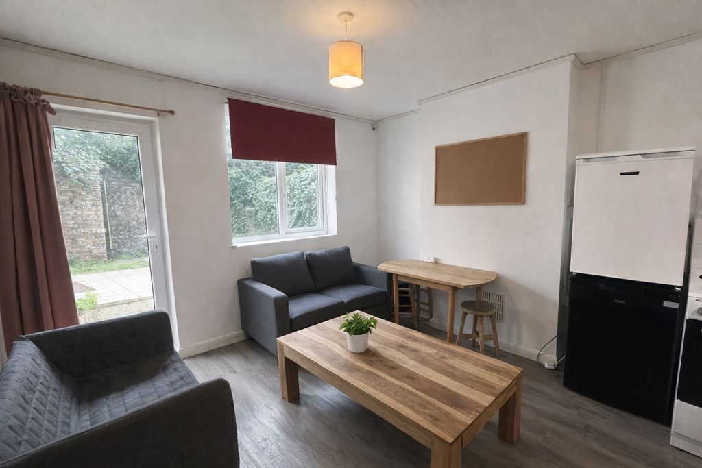 Property photo 2 of 8 Photo 14