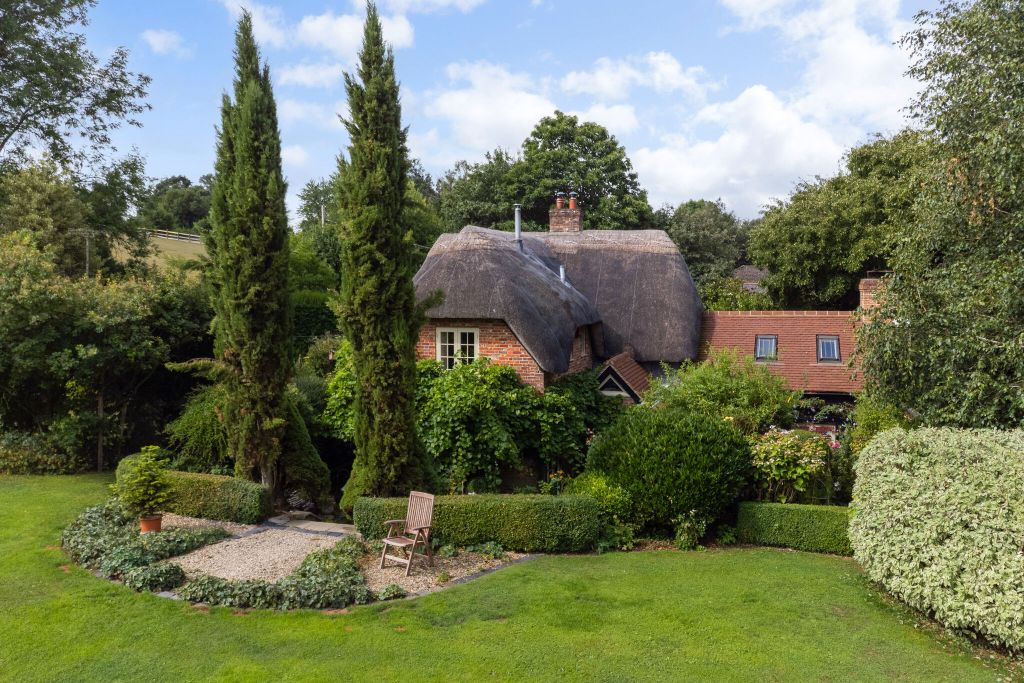 Property photo 1 of 37