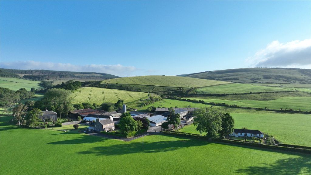 Property photo 1 of 16 Townhead Farm