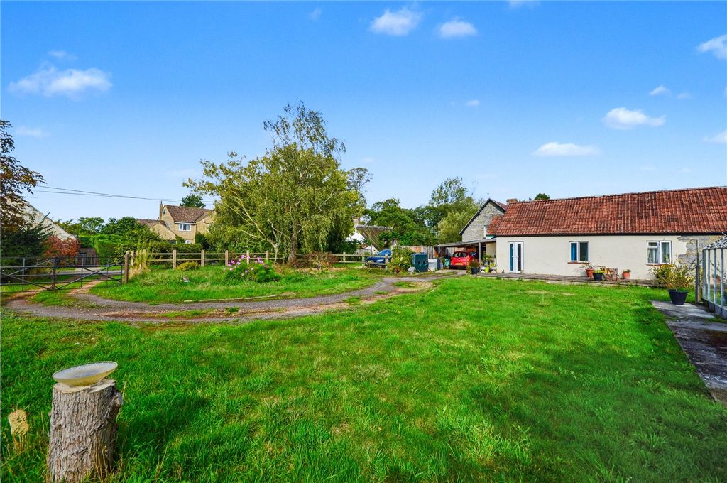 Property photo 2 of 11 Picture No. 15