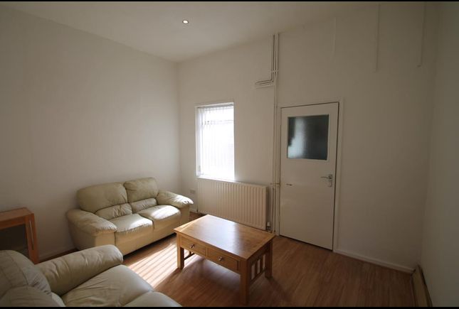 Property photo 1 of 9 Living Room