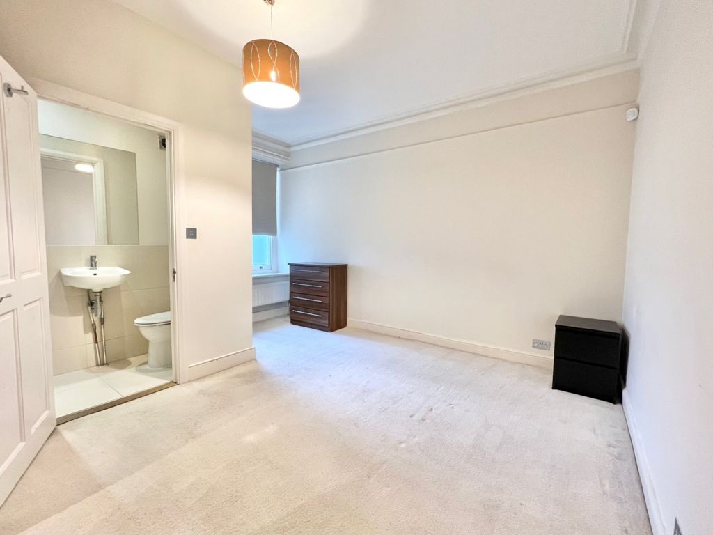 Property photo 3 of 13 Gallery