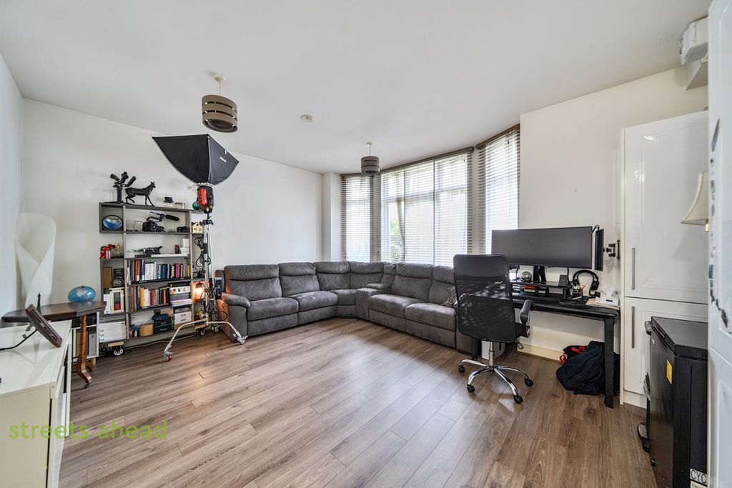 Additional image 12 of 2 bed flat for saleBarclay Road, Croydon CR0