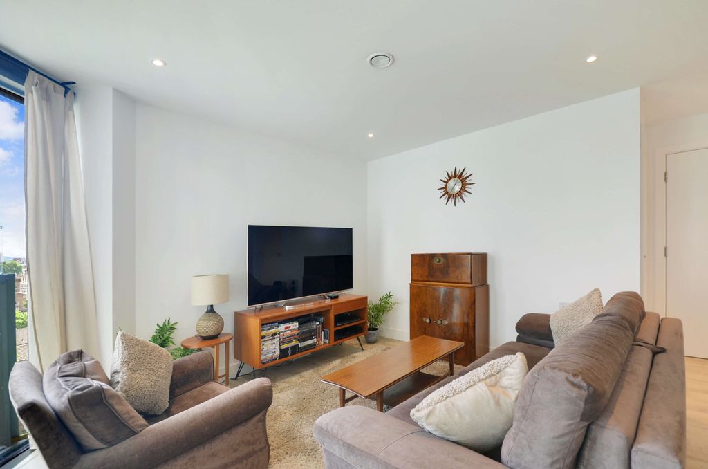 Property photo 2 of 23 Open Plan Living Area_Pic_ (3).Jpg