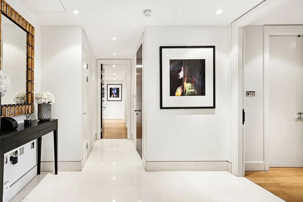 Knightsbridge, Knightsbridge SW7 photo 4