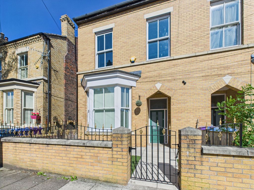 Property photo 1 of 22