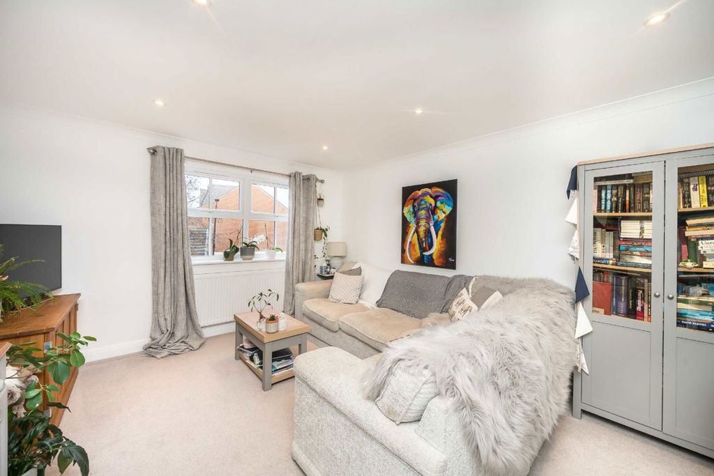 Property photo 2 of 5