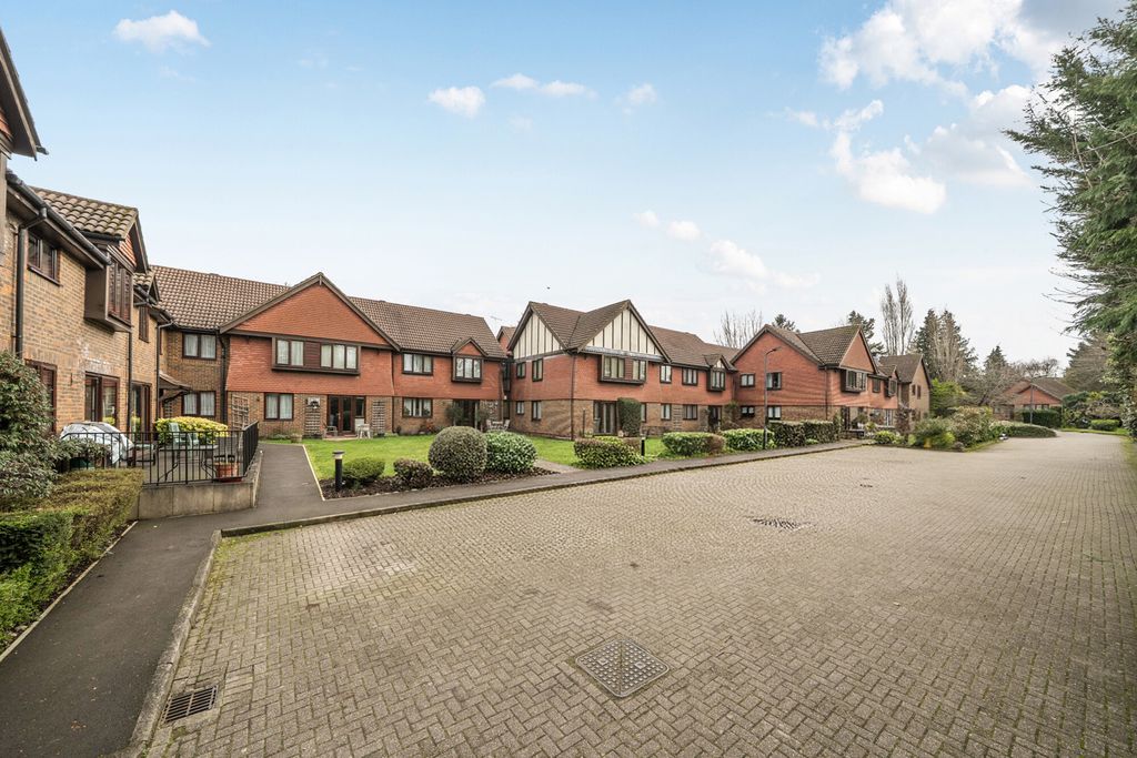 Property photo 1 of 16 1416764-2-699841d...