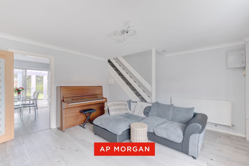 Property photo 2 of 19 Picture No. 17