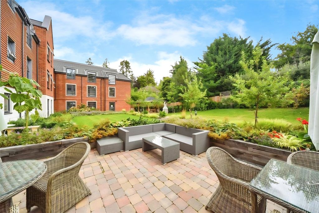 Property photo 3 of 22 Picture No. 16