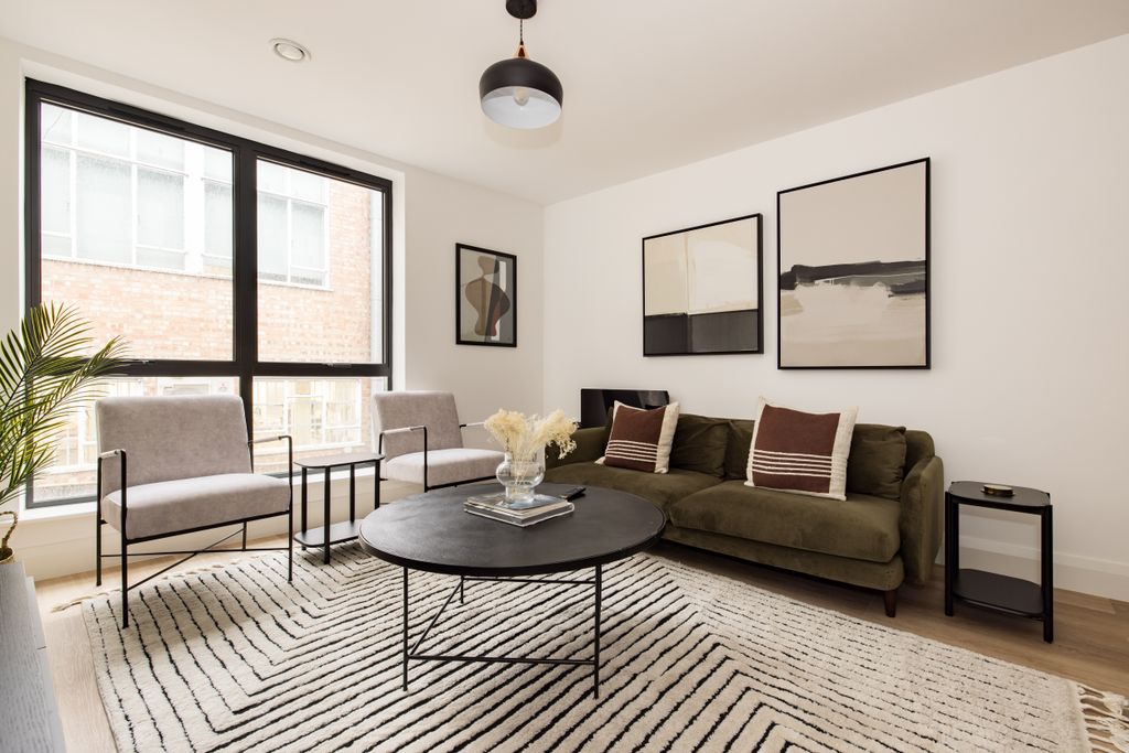 Property photo 2 of 21