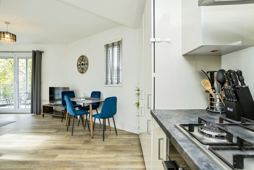 Property photo 3 of 17 Photo