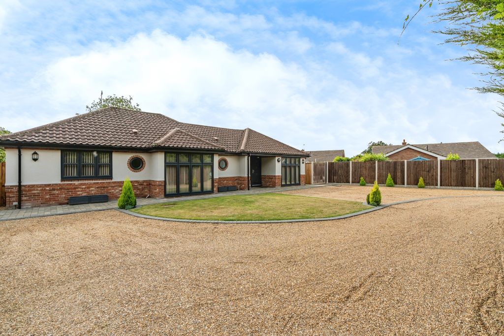 Property photo 1 of 17 Photography