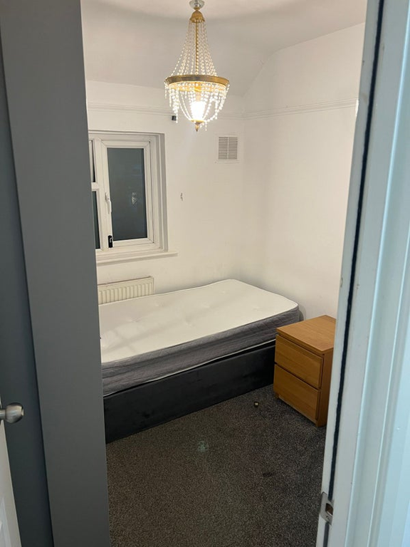 Property photo 1 of 2