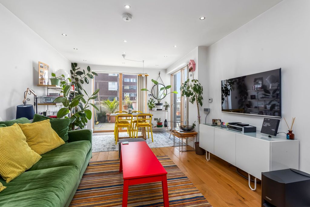 Property photo 2 of 18