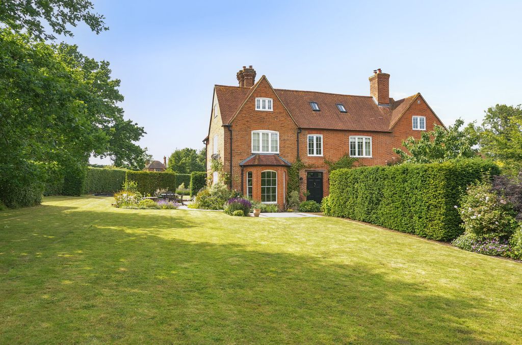 Property photo 2 of 40 Exterior