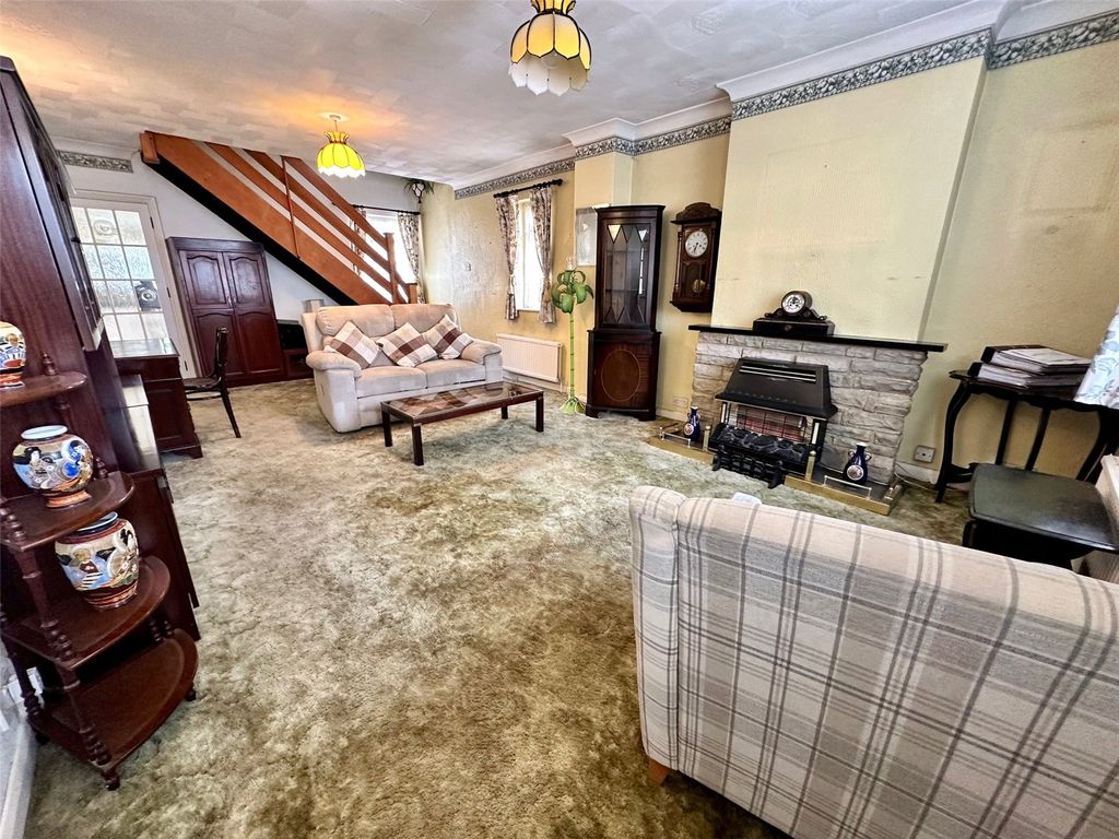 Property photo 2 of 21 Picture No. 12