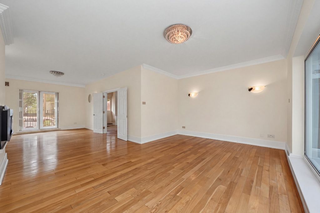 Property photo 2 of 14 5030091