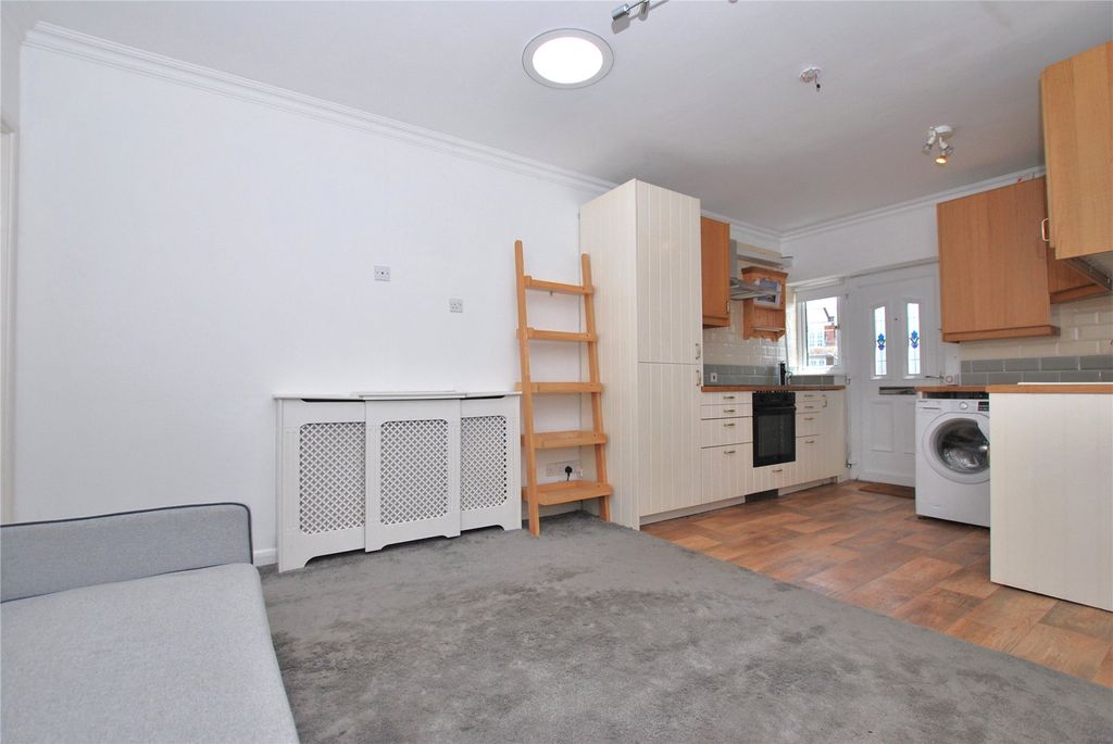 Property photo 3 of 6 Picture No. 02
