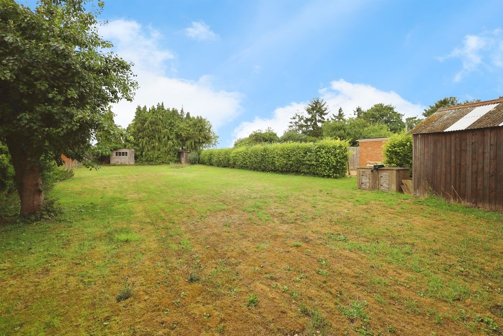 Property photo 2 of 11
