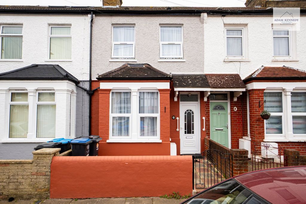 Property photo 1 of 28